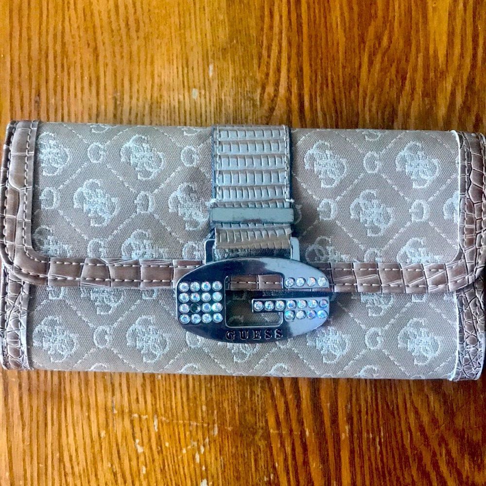 ✨2/$30✨ Guess wallet